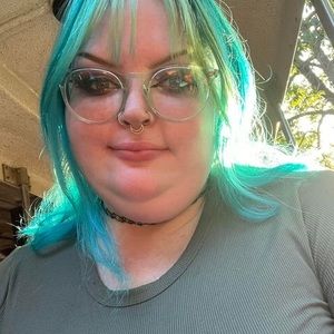 Meet your Posher, Loriann